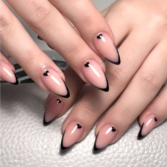 Other - Black French Almond Heart Accent Press On Nail Set NEW 🏷️